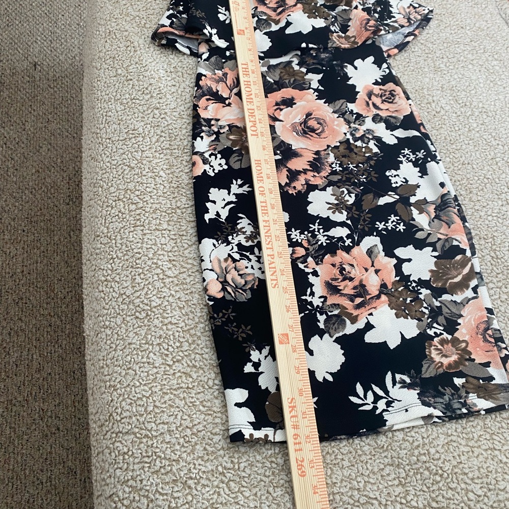 Forever 21 Black Pink and White Floral Bodycon Dress Size Medium